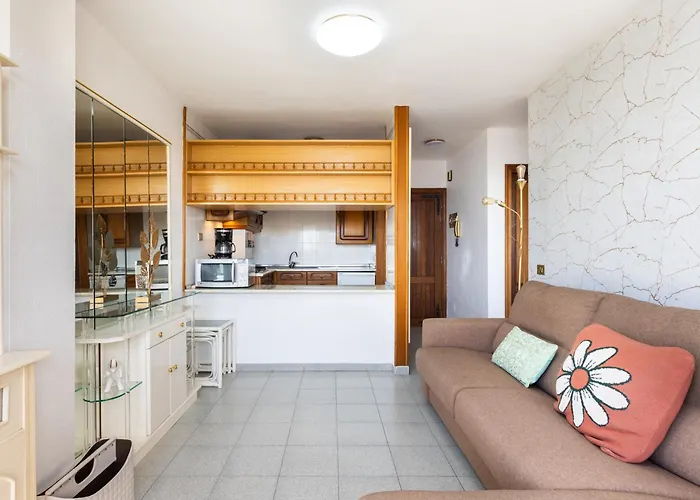 Live Cristianos Valdes Center 2